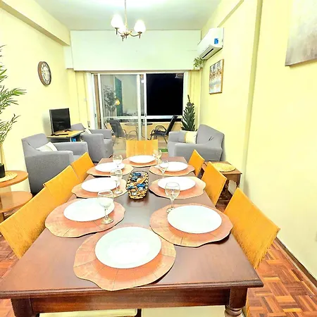 Apartman Breathtaking Beachfront In Makenzy *