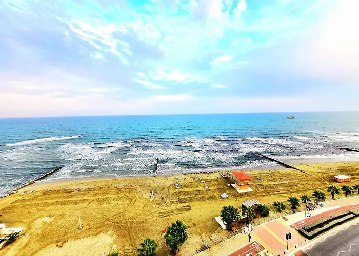 Apartamento Breathtaking Beachfront In Makenzy