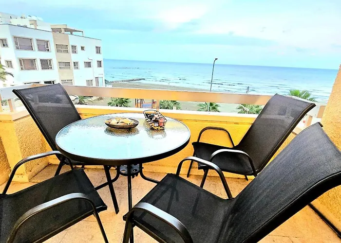 Apartament Breathtaking Beachfront In Makenzy *